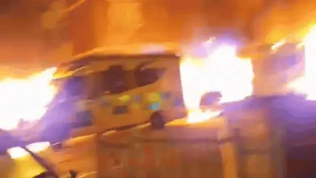 Zapaljena vozila hitne pomoći u Londonu