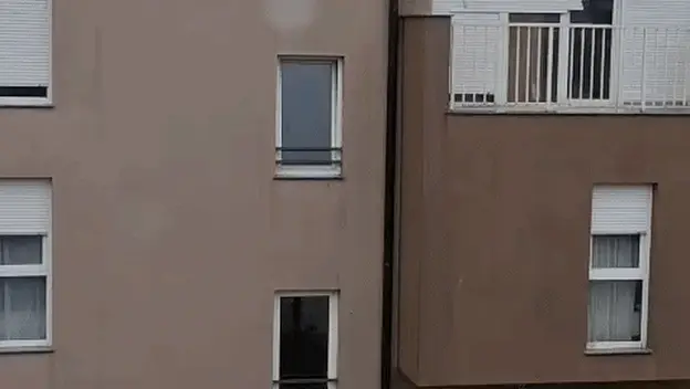 Vjetar ljuljao dimnjak