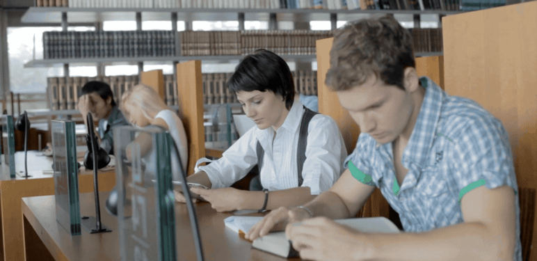 Grupno učenje u knjižnici