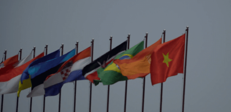 Razne zastave na vjetru