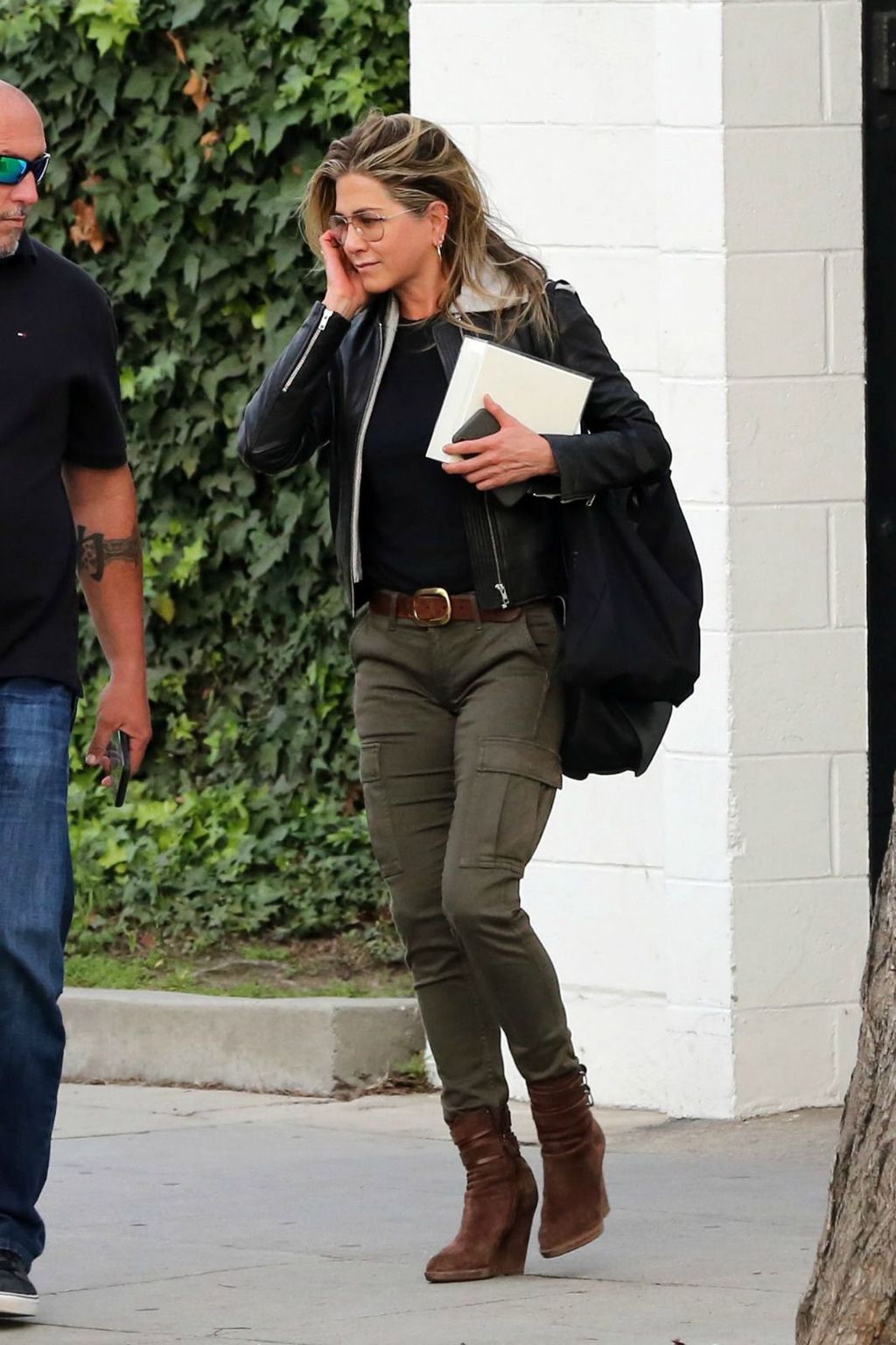 Jennifer Aniston u gležnjačama s platformom