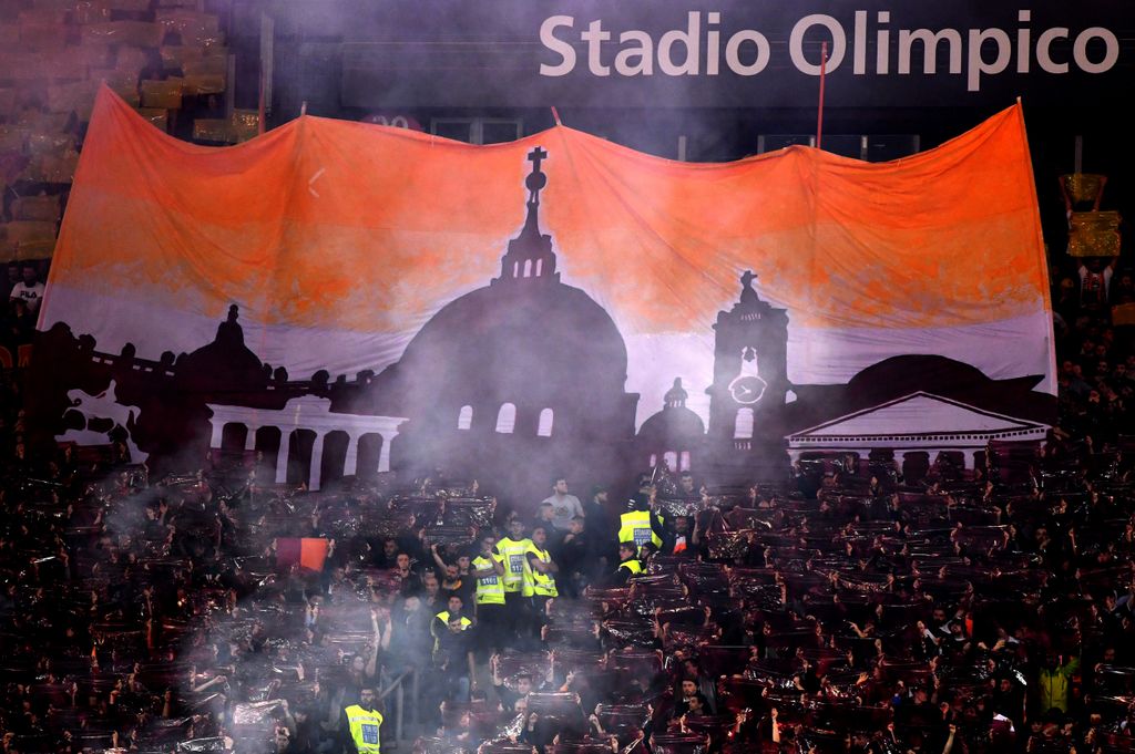 Navijači Rome (Foto: AFP)