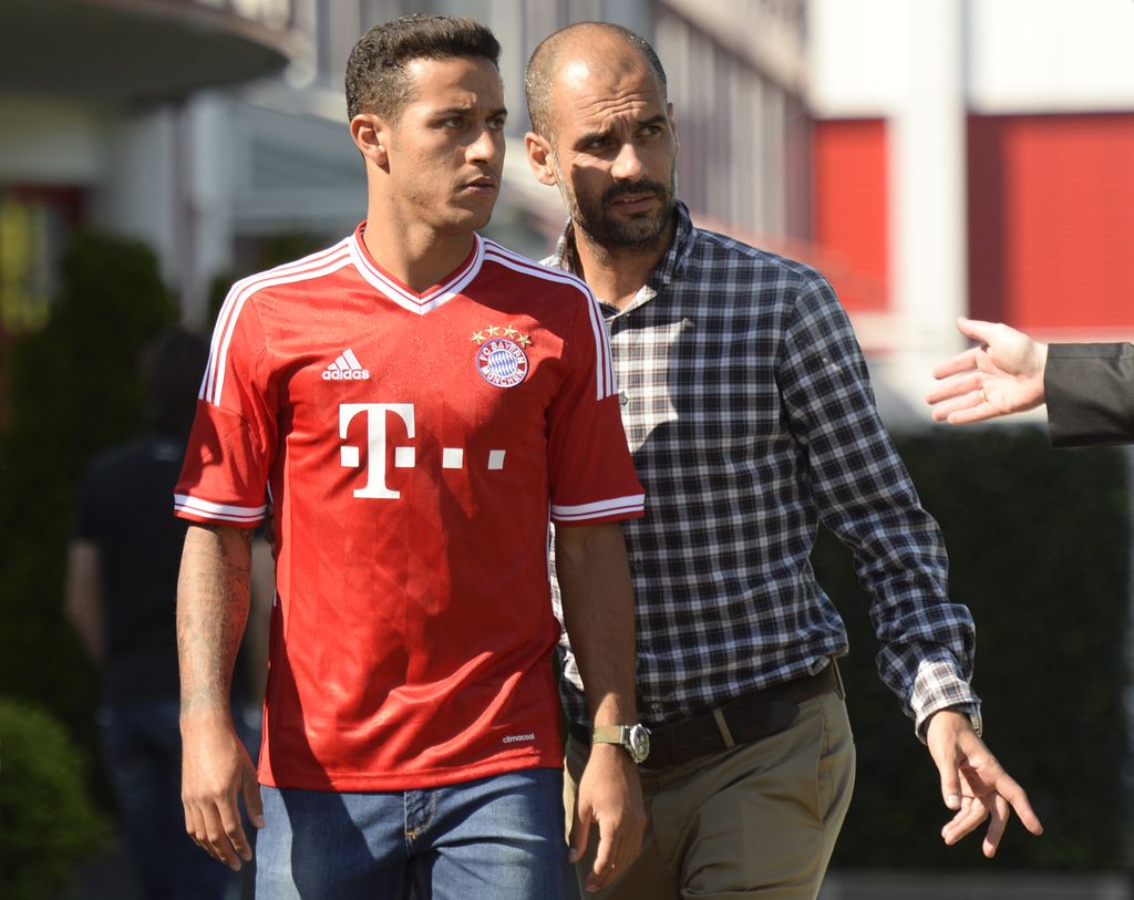Thiago Alcantara i Pep Guardiola (Foto: AFP)