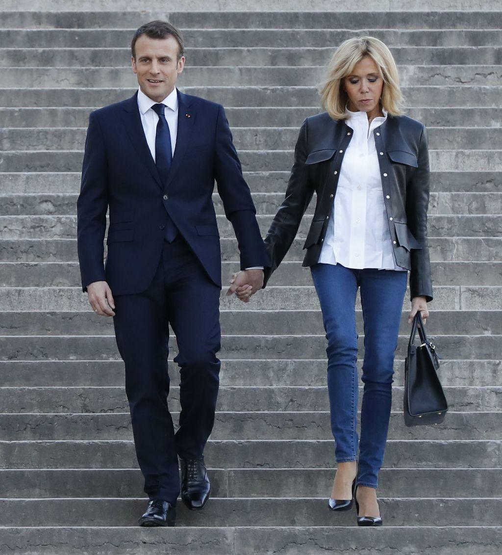Brigitte Macron u kožnatom sakou - 2