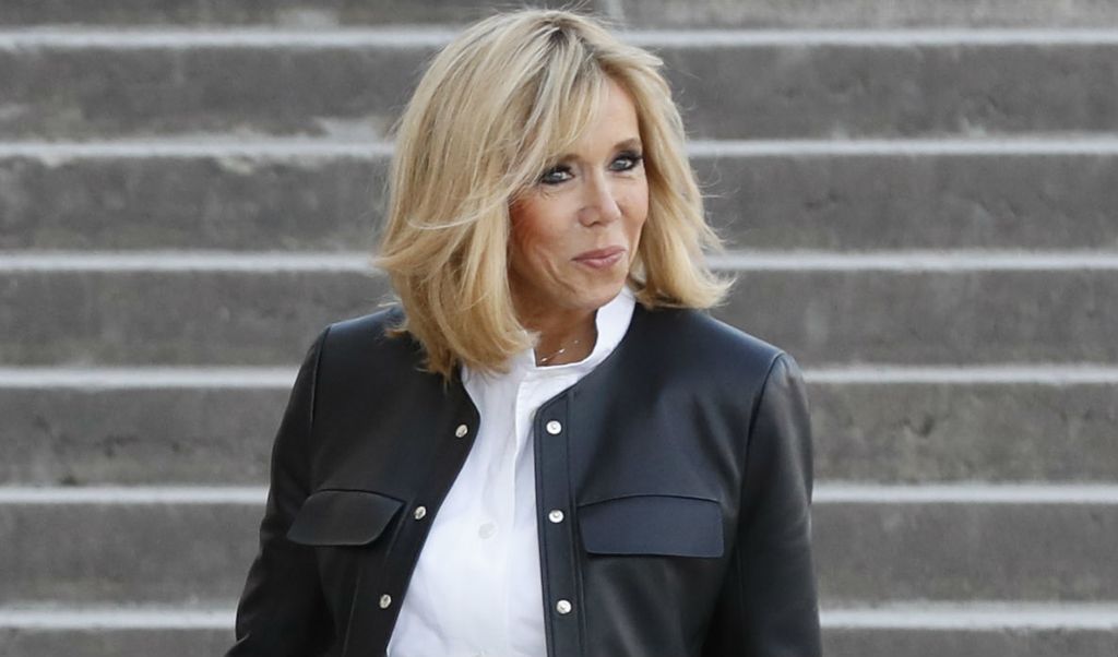 Brigitte Macron u kožnatom sakou - 4