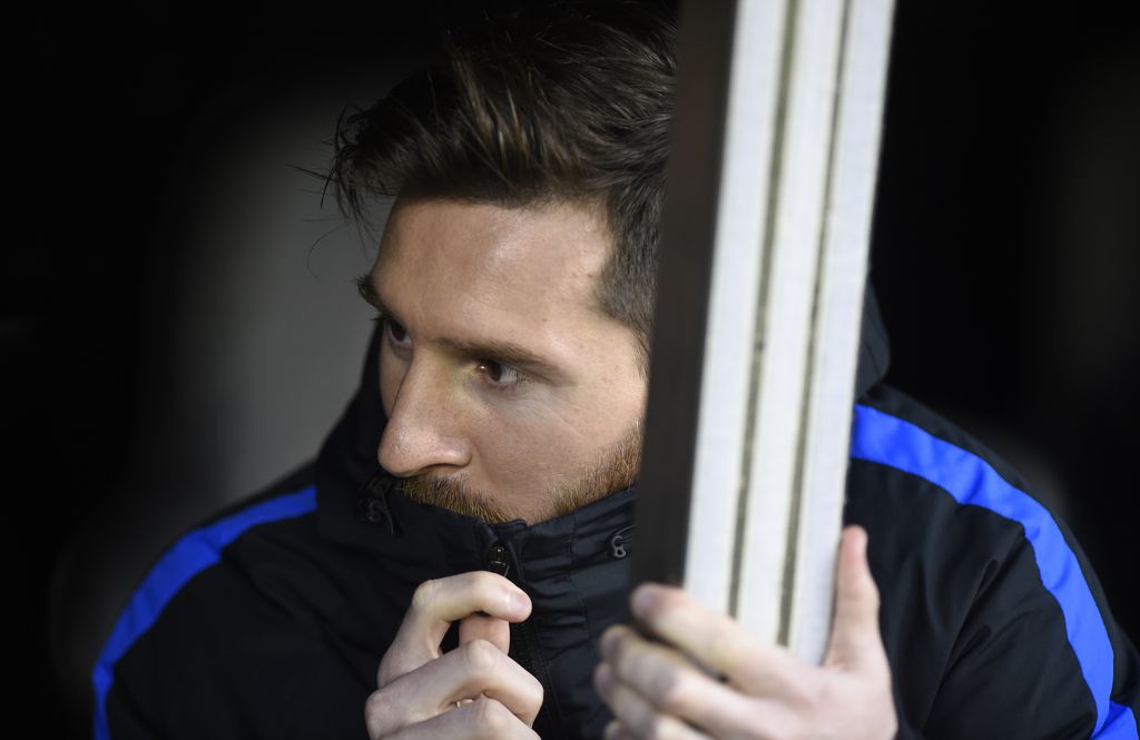 Messi na klupi Barcelone (Foto: AFP)