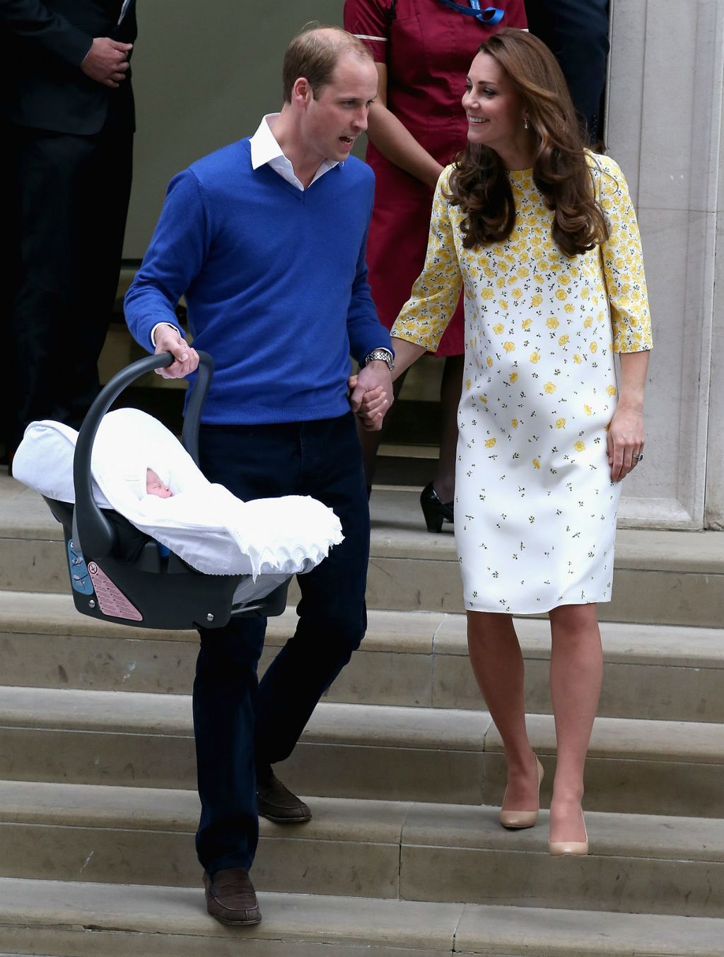 Catherine Middleton na izlasku iz rodilišta nakon rođenja princa Georgea i princeze Charlotte - 3