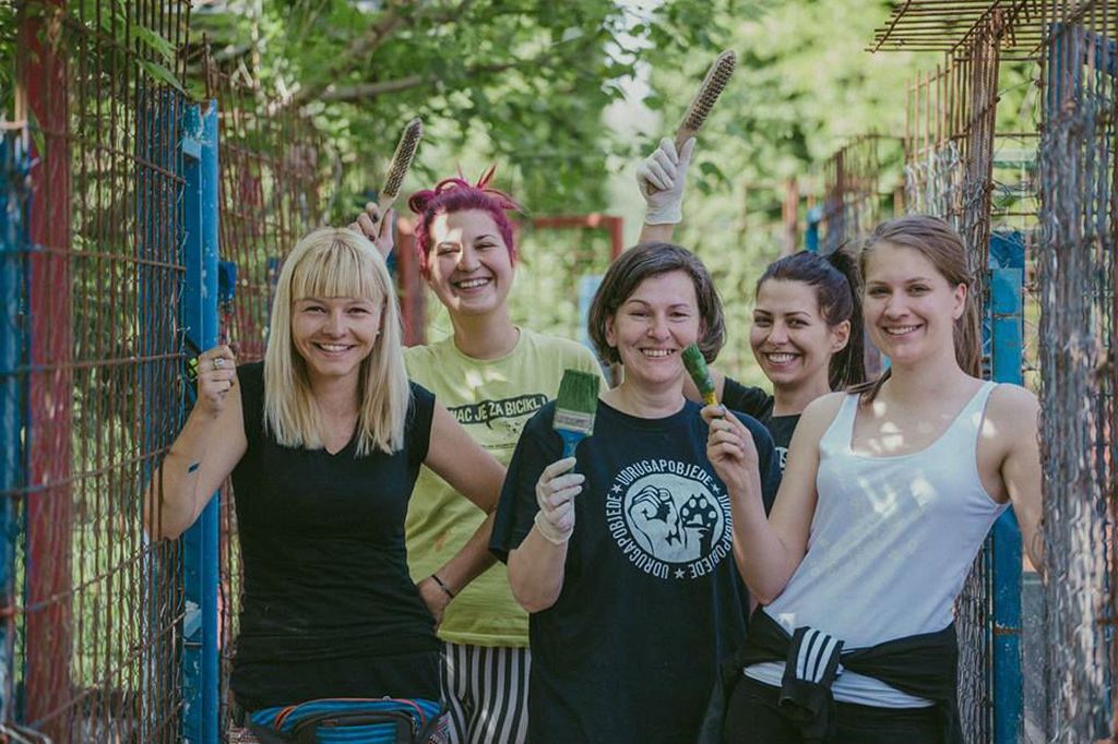 Udruga Pobjede iz Osijeka svake godine organizira proslavu Praznika rada u azilu za pse