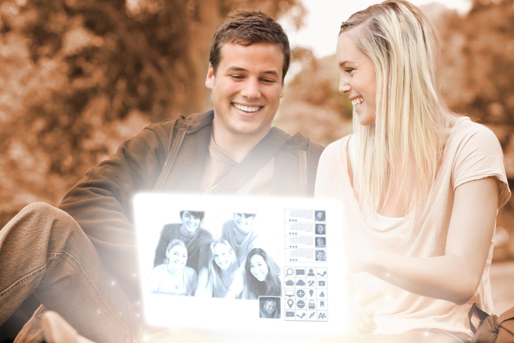 Parovi na Facebooku (Foto: Thinkstock)