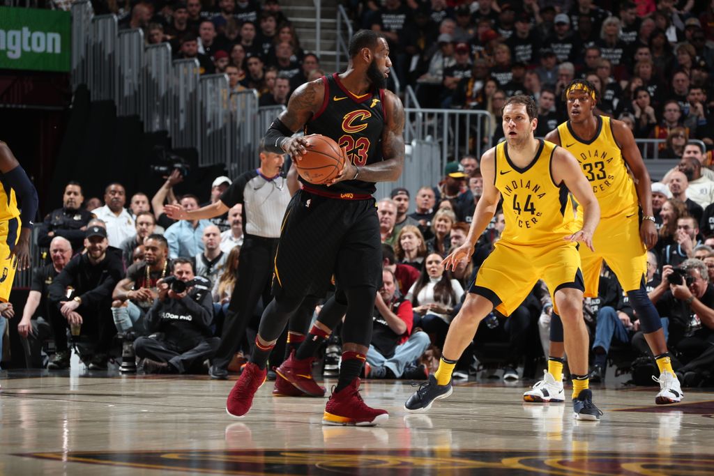 LeBron James i Bojan Bogdanović (Foto:AFP)
