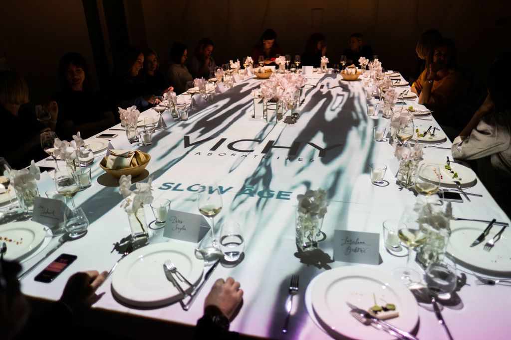 Na ekskluzivnoj i prvi put predstavljenoj 3D mapping večeri u restoranu Dubravkin put, Vichy je predstavio četiri linije svojih proizvoda - 8