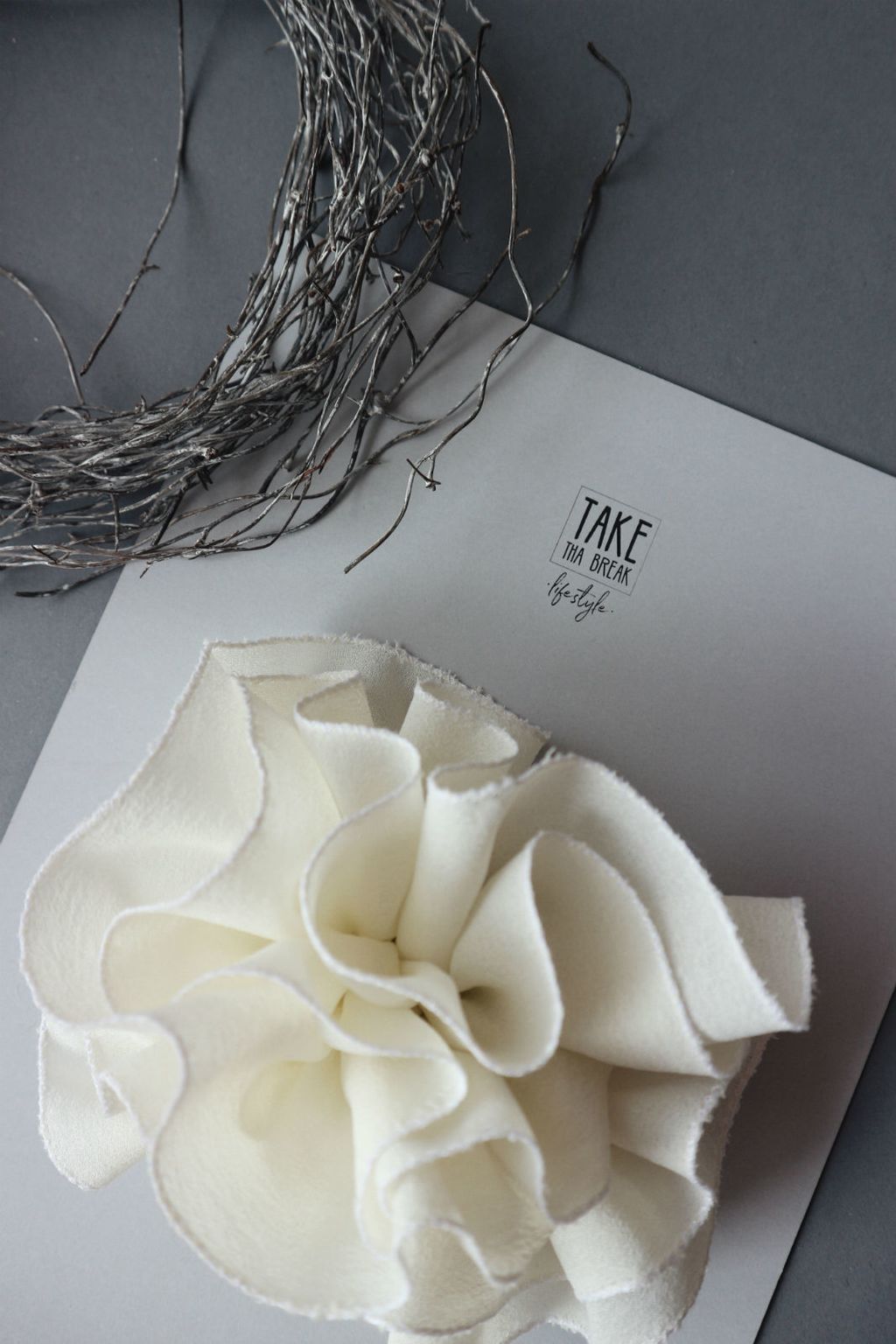 'TAKE THA BREAK' ukrasi za kosu apsolutni su proljetni hit brenda