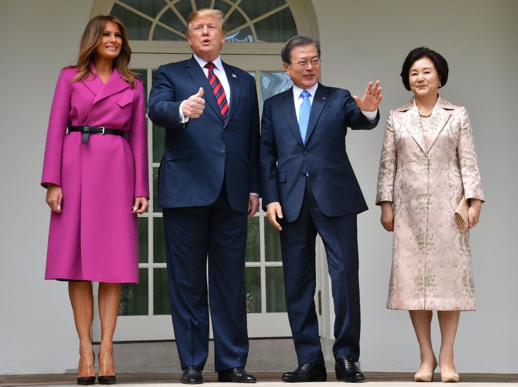 Melania je ukrala pažnju u ružičastom kaputu modne kuće Louis Vuitton