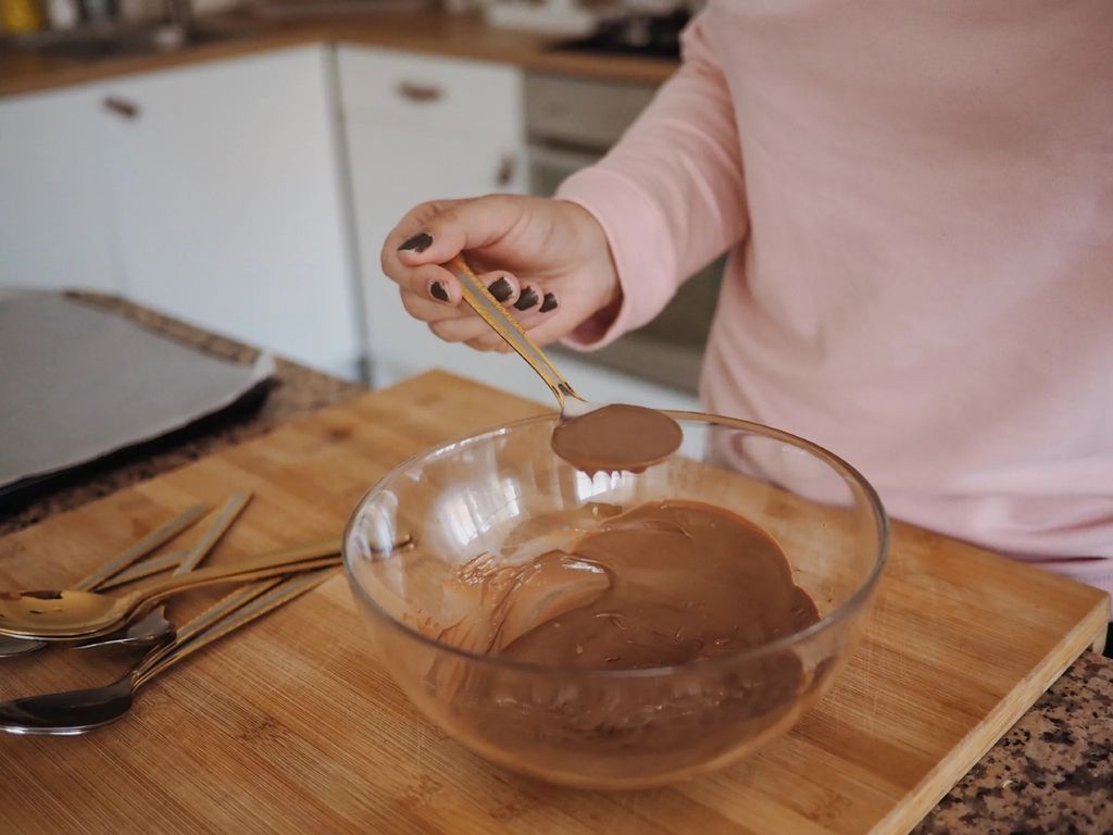 Brza i jednostavna čokoladna jaja na oko u žlici - 7