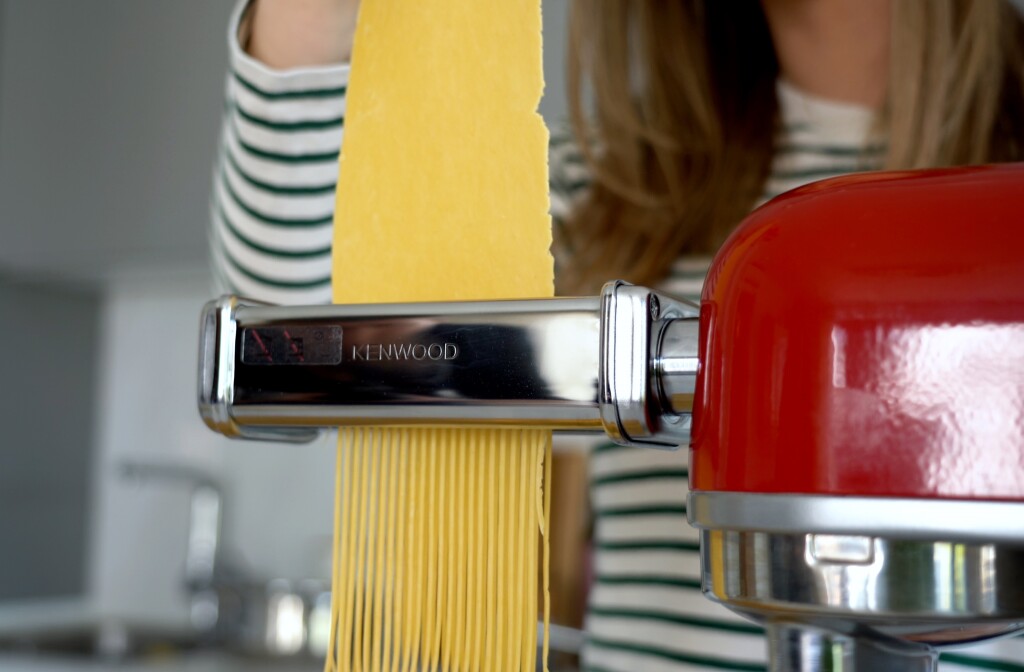 Osim za špagete Kenwood kMix kuhinjski uređaj ima dostupan i nastavak za rezanje tagliatella