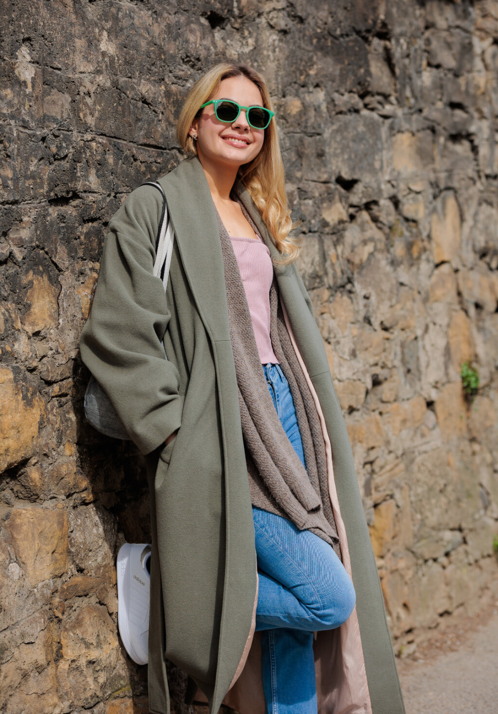 Street style Tare Thaller u kaputu s potpisom Diane Viljevac