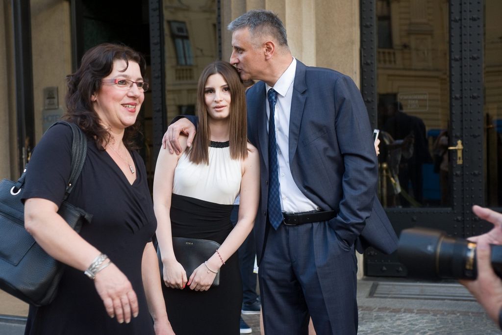 Enisa Muftić Karamarko, Lana Karamarko i Tomislav Karamarko