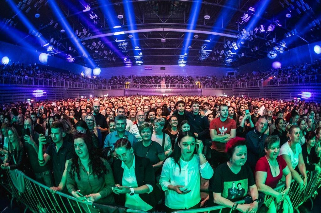 Halid Bešlić u Areni Varaždin - 1