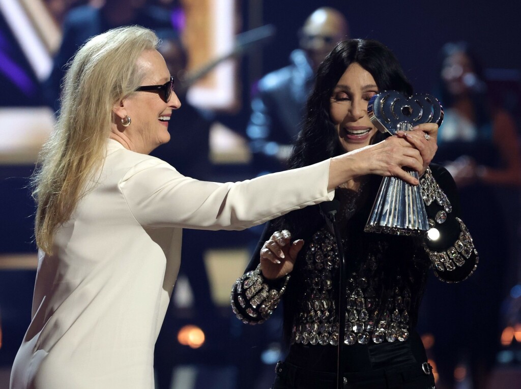 Meryl Streep uručila je Cher nagradu za glazbenu ikonu