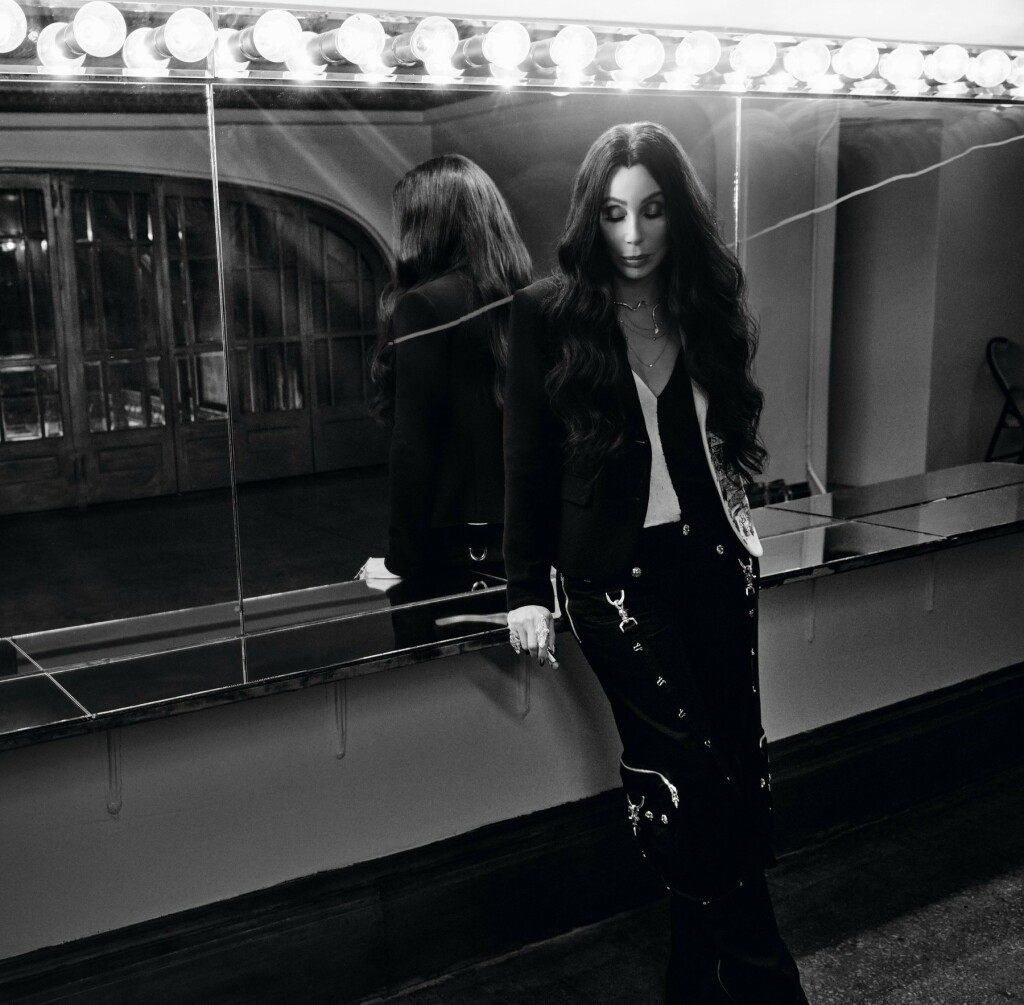 Cher je fotografirana za Pirellijev kalendar u omiljenim hlačama
