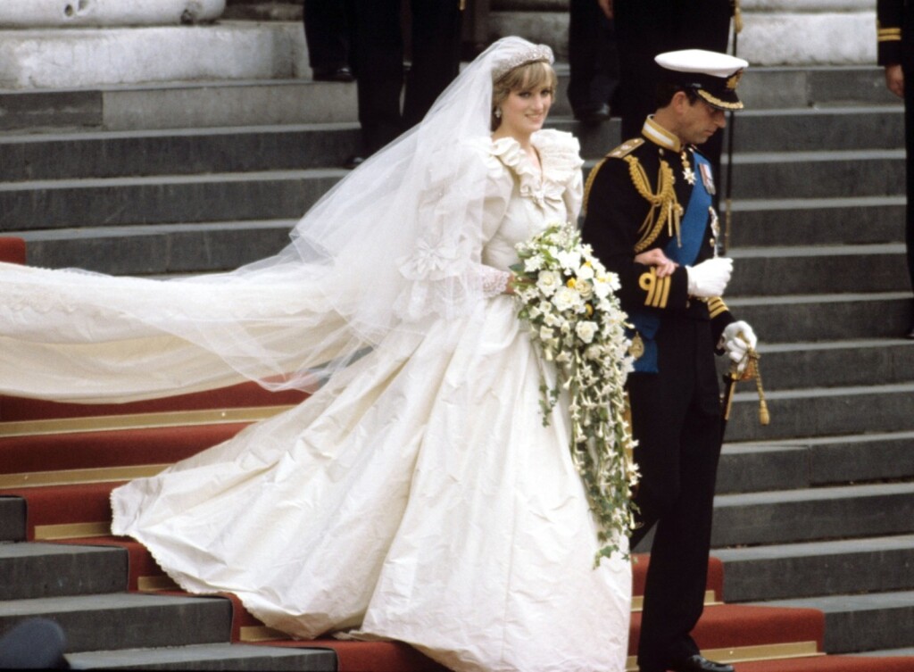 Princeza Diana i tada princ Charles na vjenčanju