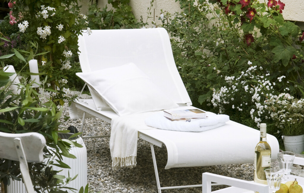 Elegantni vrt uređen u bijeloj boji - 8