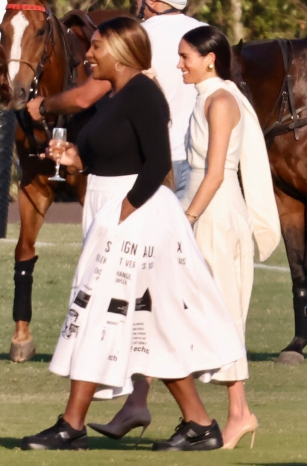 Meghan Markle u svilenoj bijeloj haljini dizajnerice Heidi Merrick - 2