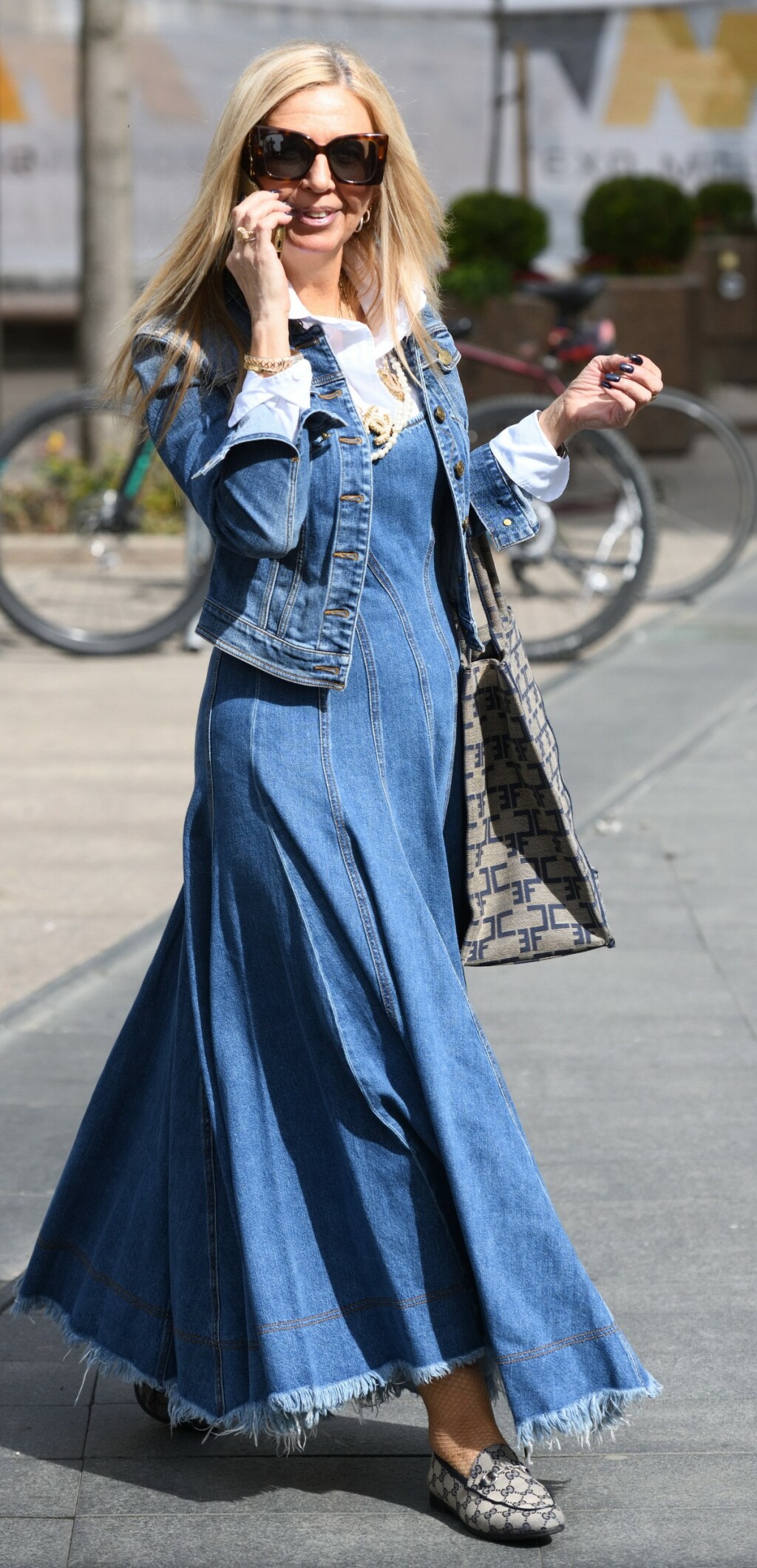 Izdanja u haljinama na zagrebačkoj špici