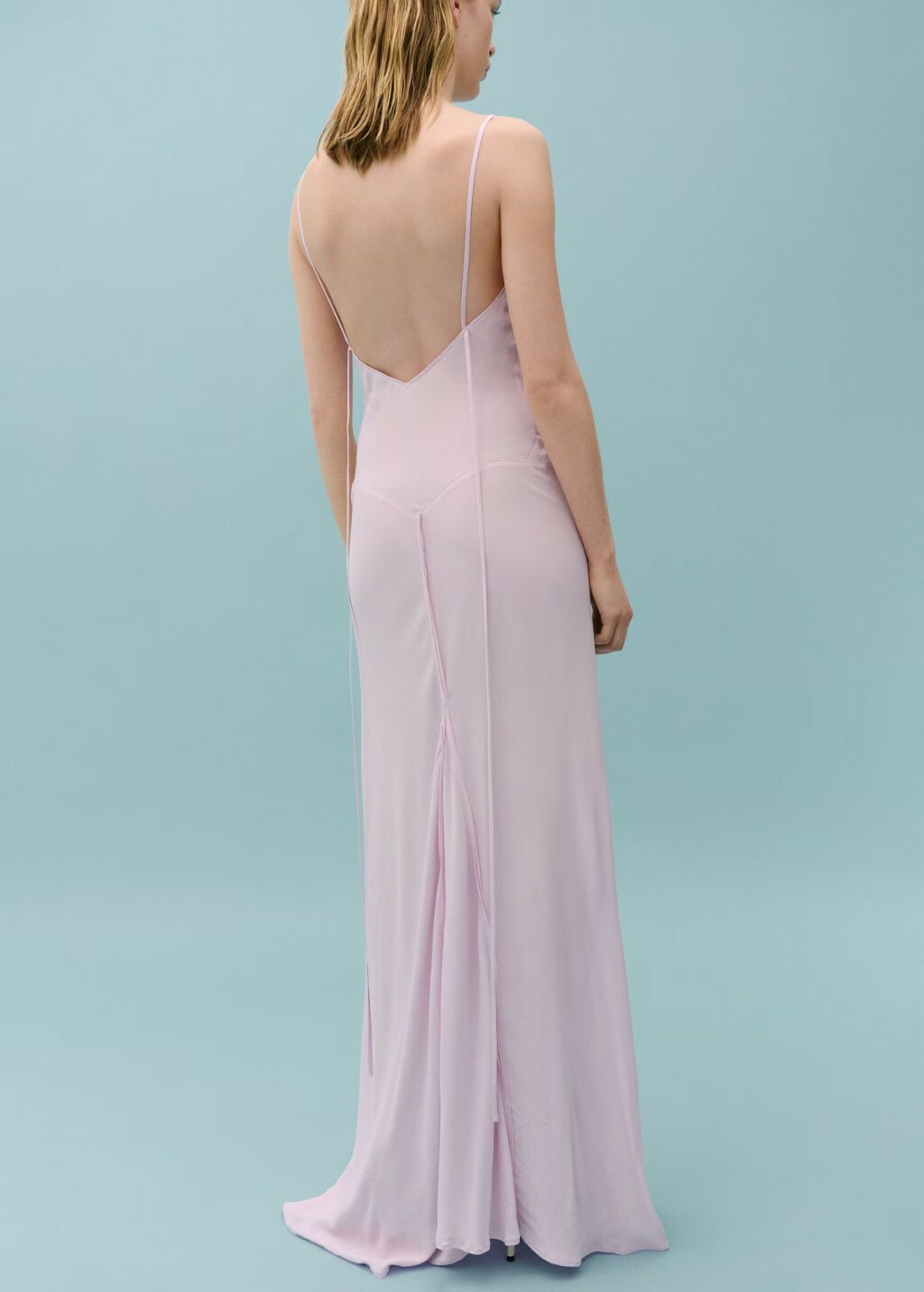 Cijena haljine je 180 eura