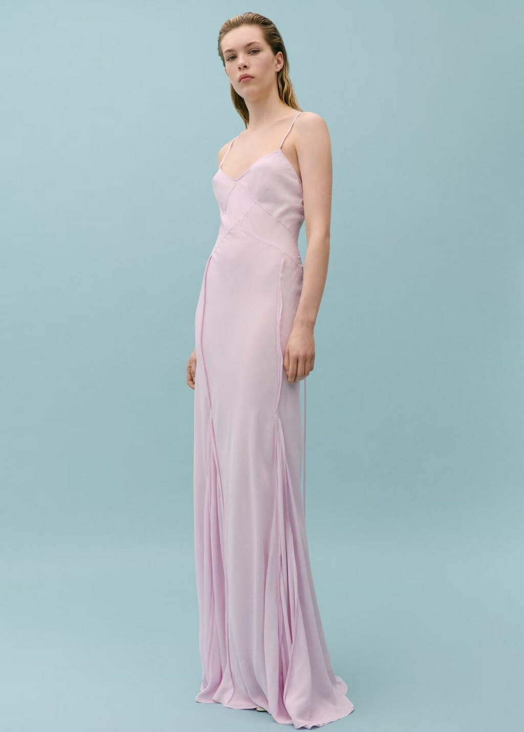 Ružičasta haljina dolazi u veličinama od XS do L