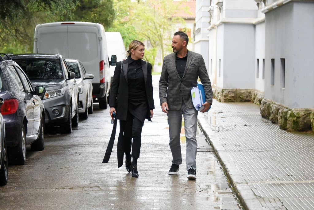 Ella Dvornik i Charles Pearce na ročištu u Puli - 2
