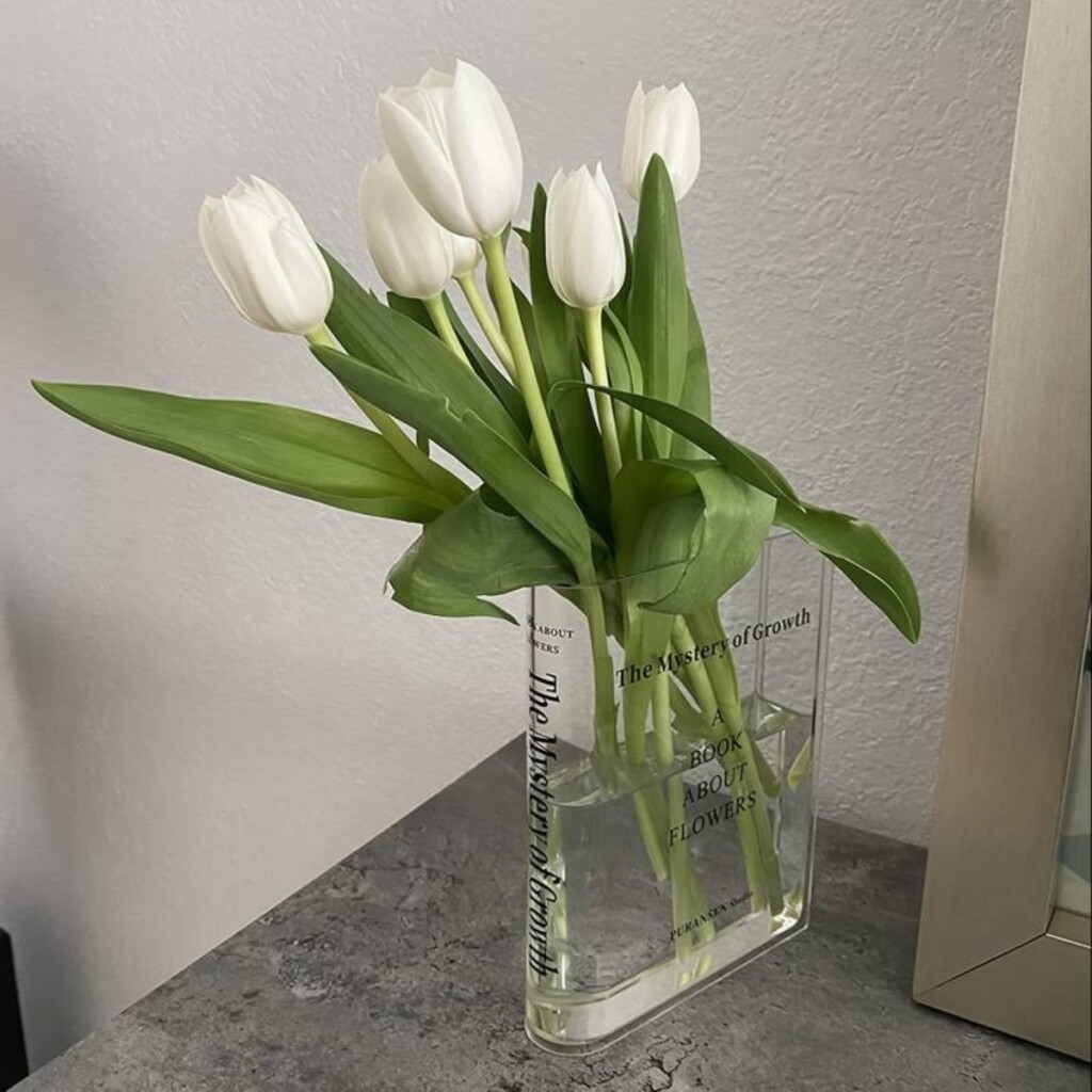 Vaza u obliku knjige, 10,79 eura