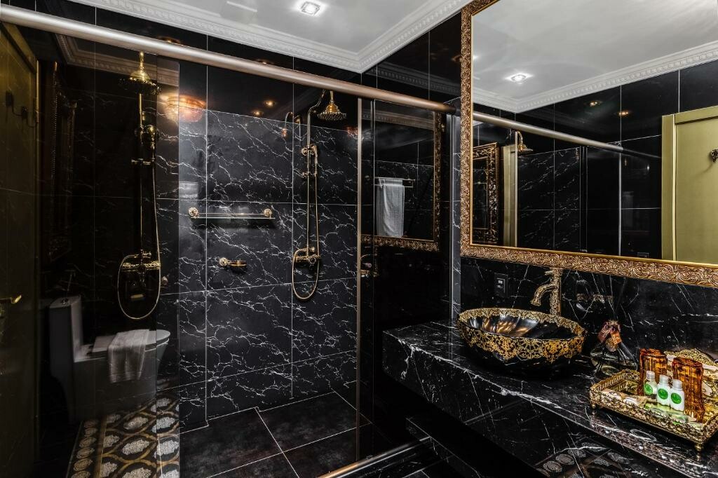Luksuzna kupaonica u hotelu Colline de France