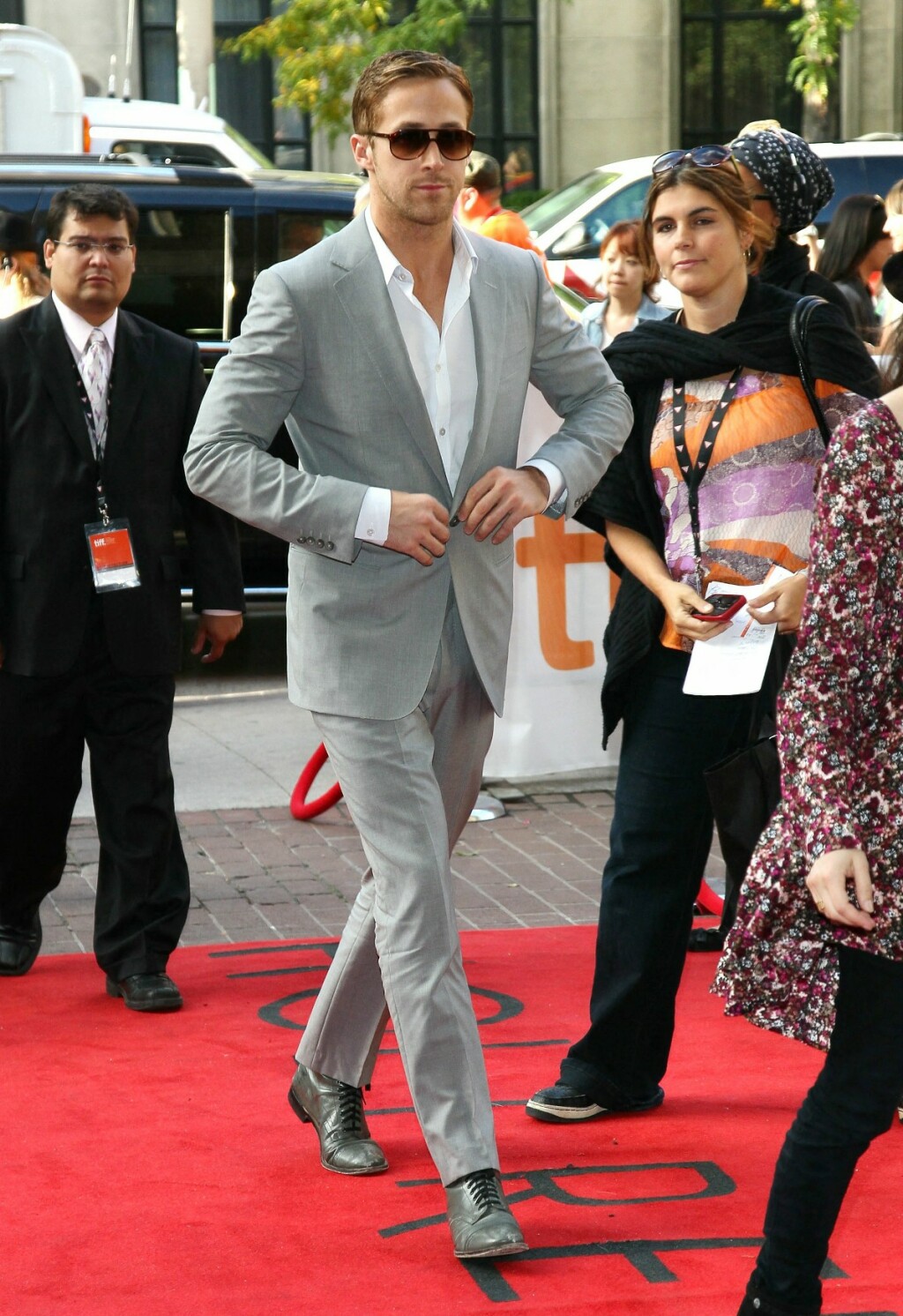 Ryan Gosling u odijelu bez kravate