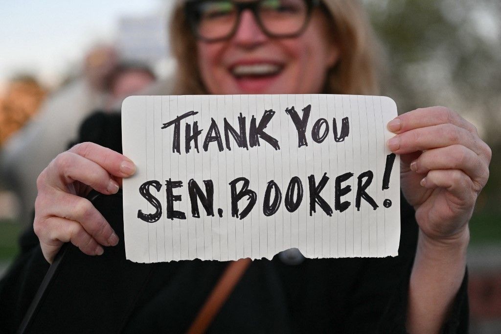 Američki demokrat Cory Booker srušio rekord 25-satnim govorom protiv Trumpove politike