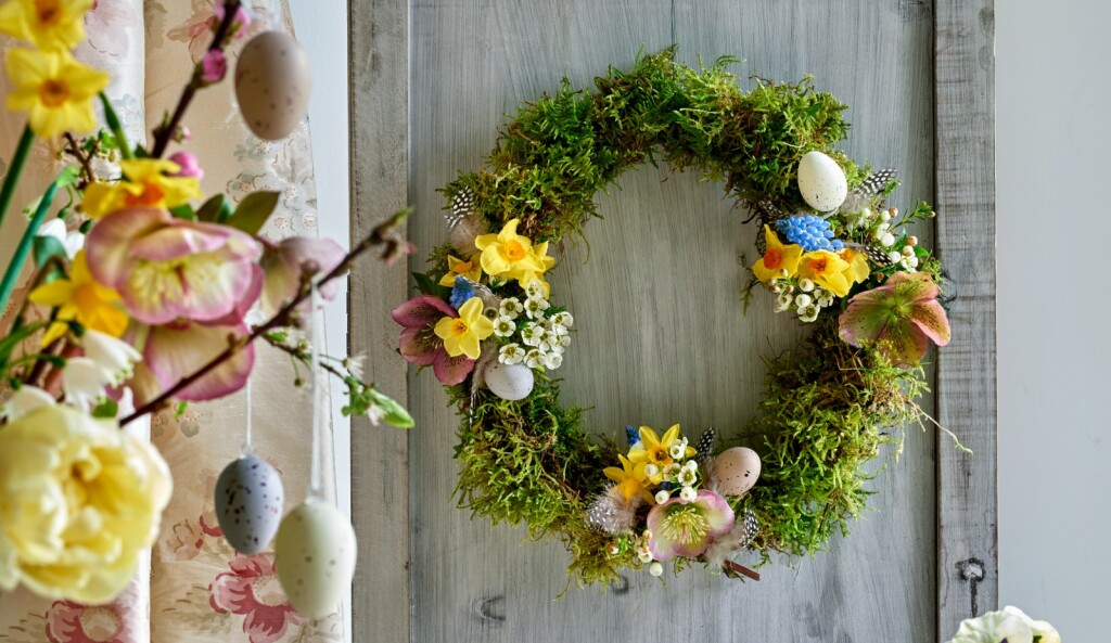 Uskrsni vijenci od bilja, cvijeća i pisanica - 13