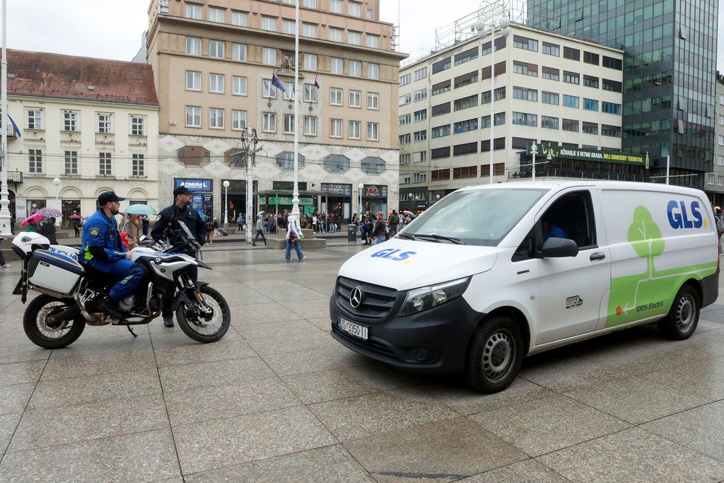 Nesreća na glavnom zagrebačkom trgu - 2