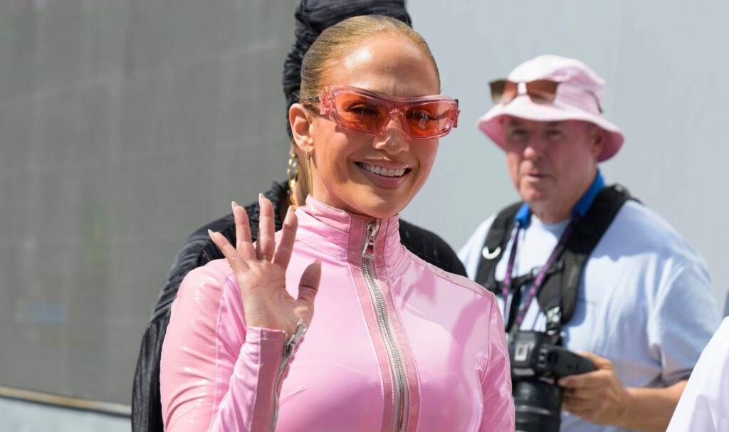 Jennifer Lopez na F1 stazi u Saudijskoj Arabiji 2025. - 3