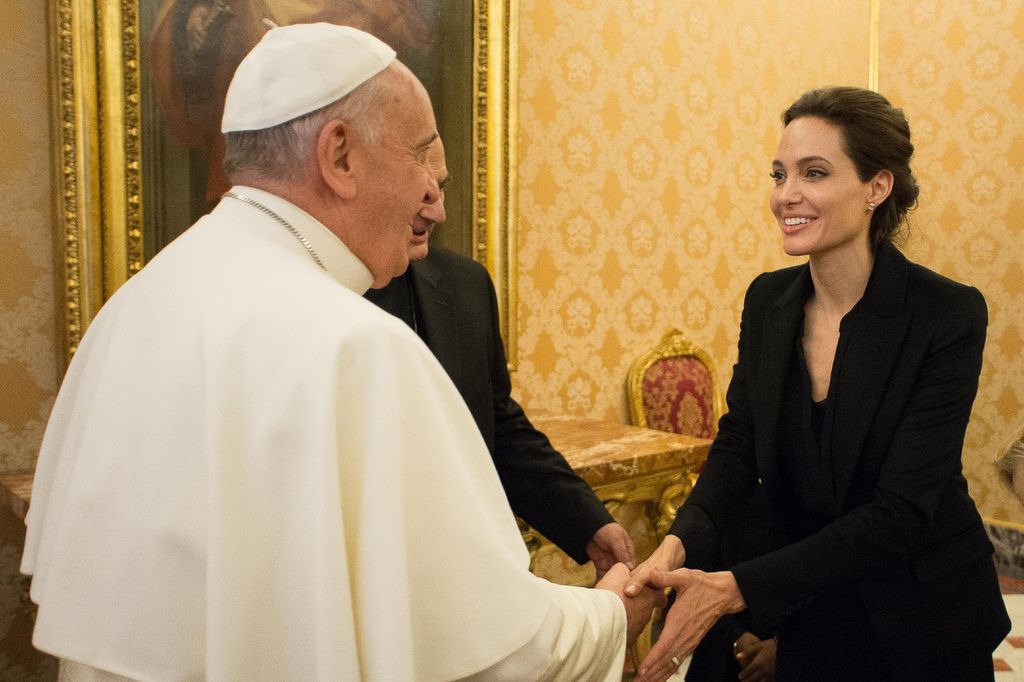 Angelina Jolie i papa Franjo - 13
