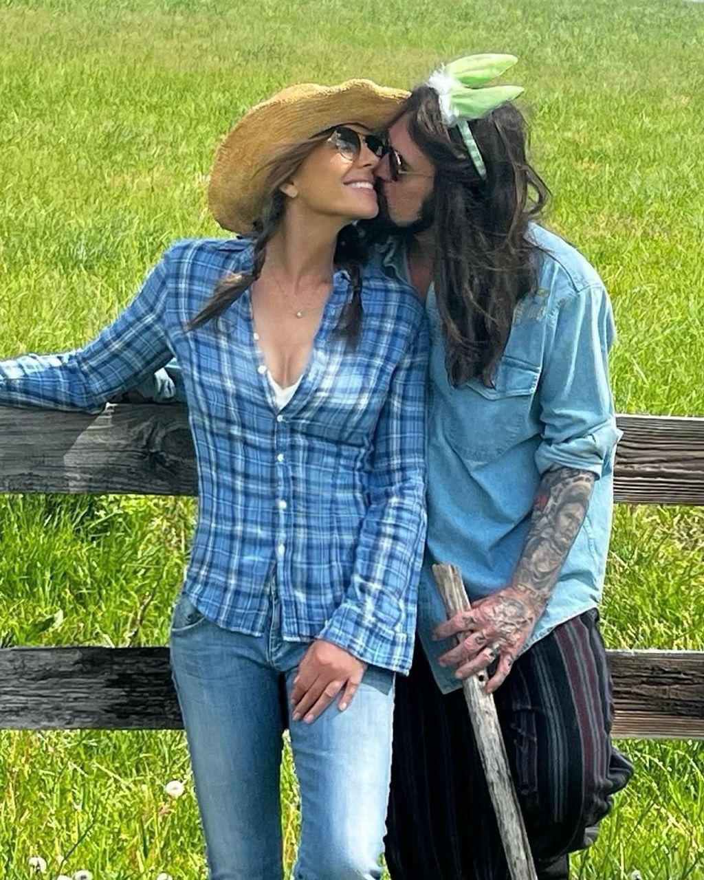 Elizabeth Hurley i Billy Ray Cyrus - 1