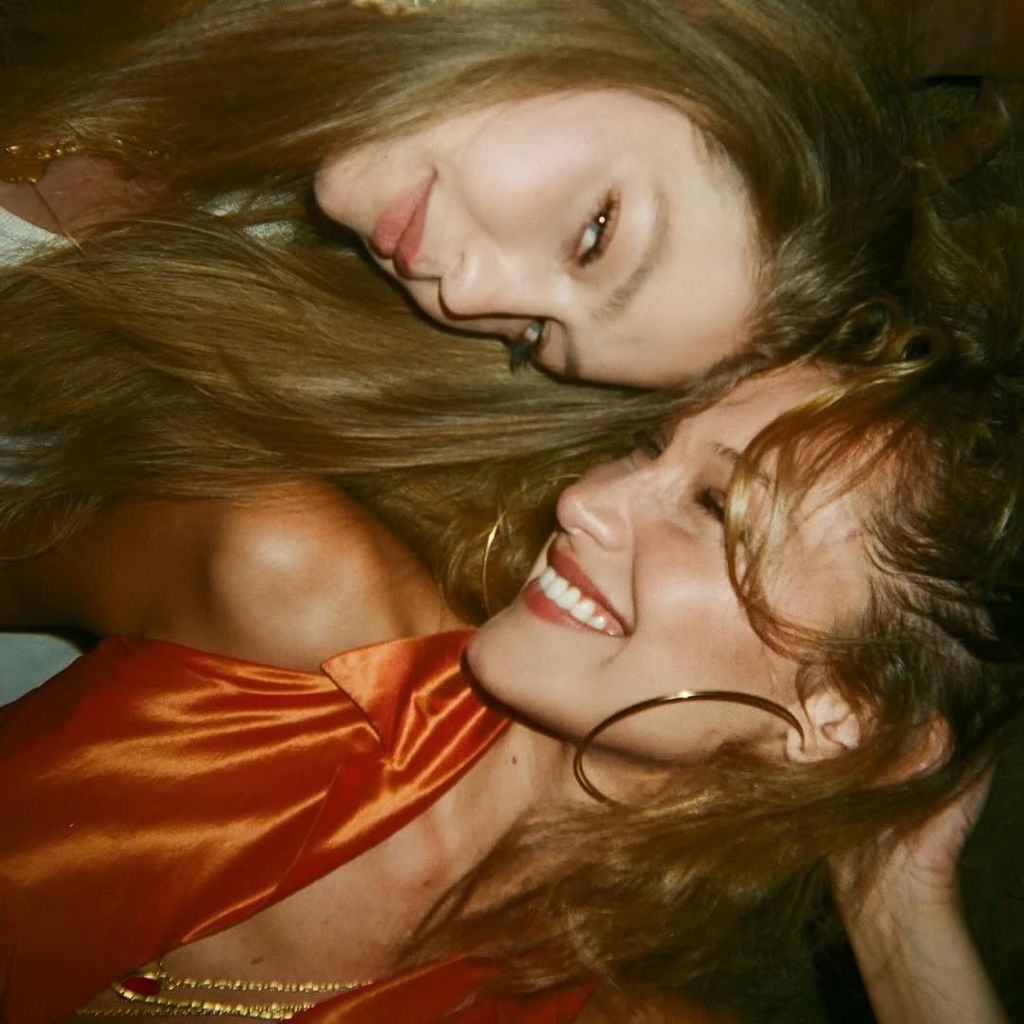Bella i Gigi Hadid - 13