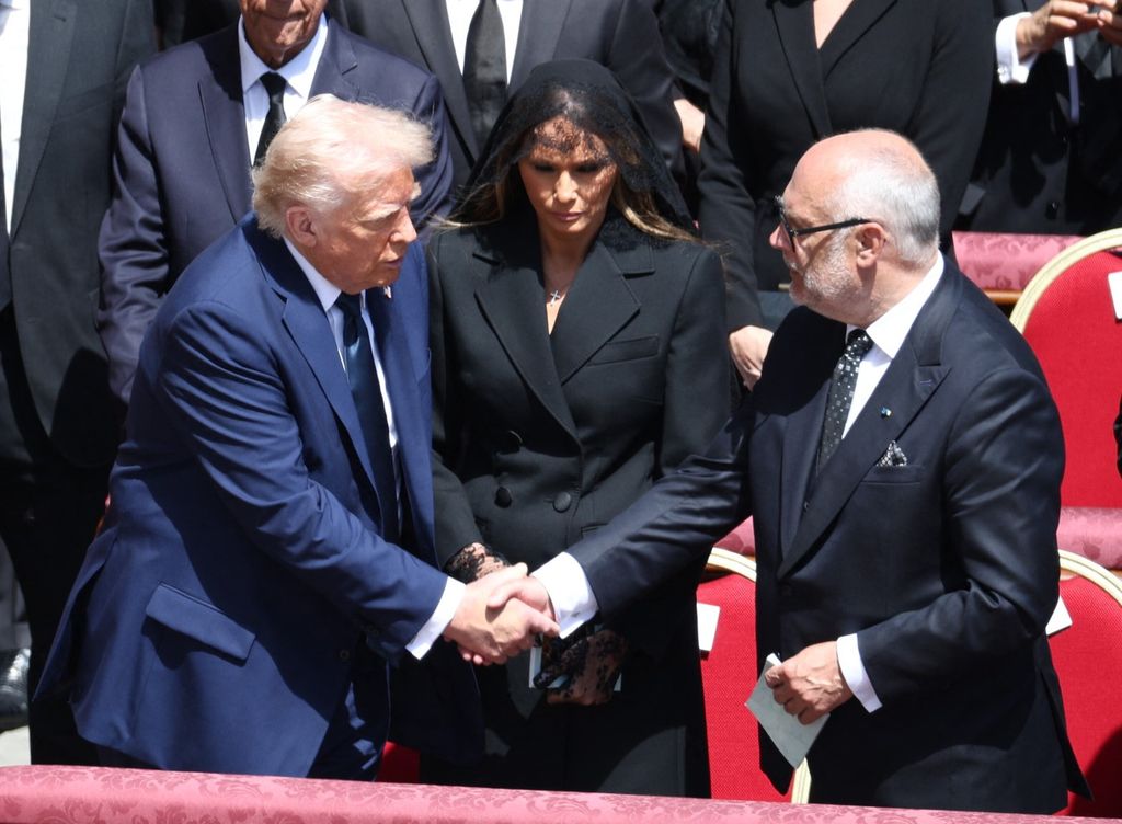Donald i Melania Trump na ispraćaju pape Franje - 1