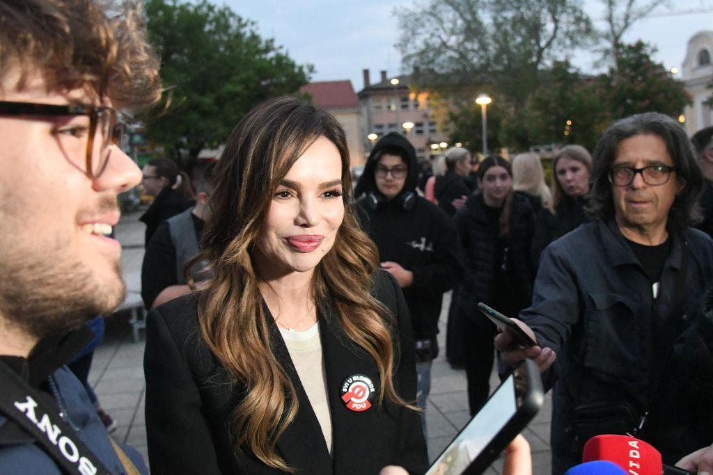 Severina podržala srpske studente u Virovitici - 6