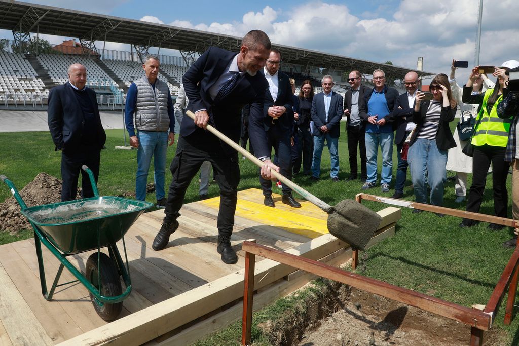 Polaganje kamena temeljca u Kranjčevićevoj