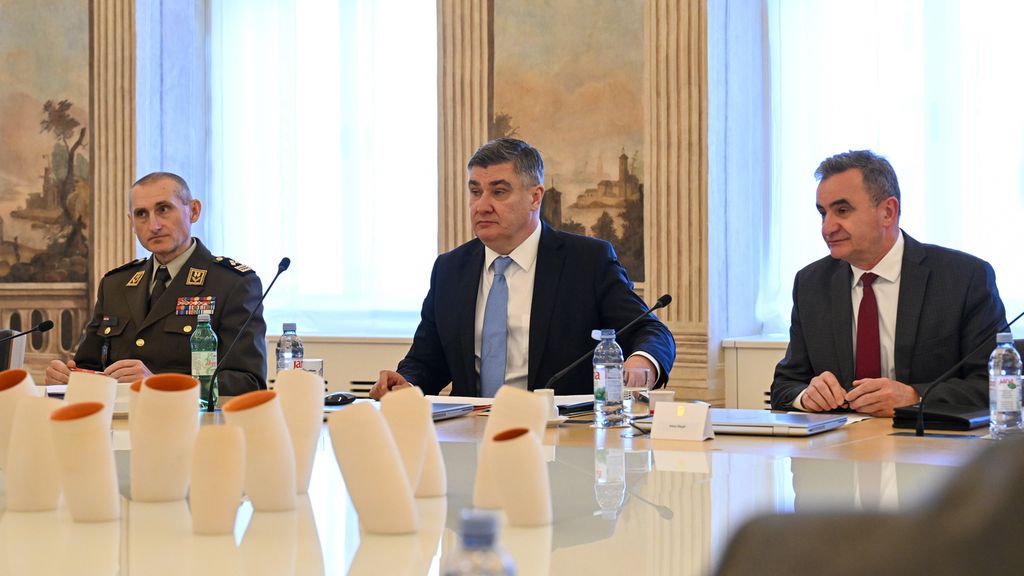 Održane sjednice Vijeća za nacionalnu sigurnost i Vijeća za obranu. - 11