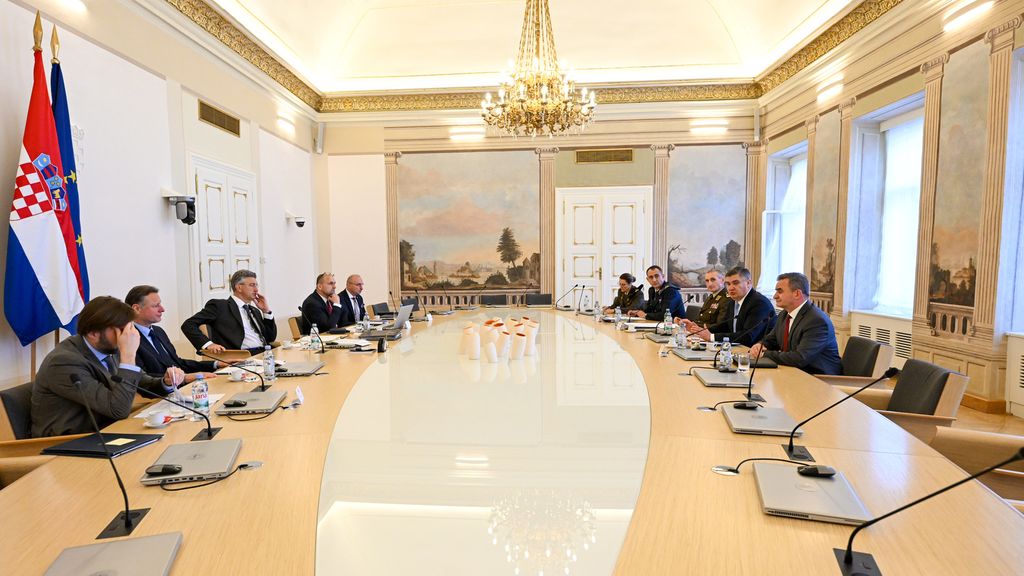 Održane sjednice Vijeća za nacionalnu sigurnost i Vijeća za obranu. - 11