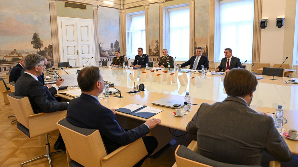 Održane sjednice Vijeća za nacionalnu sigurnost i Vijeća za obranu. - 11