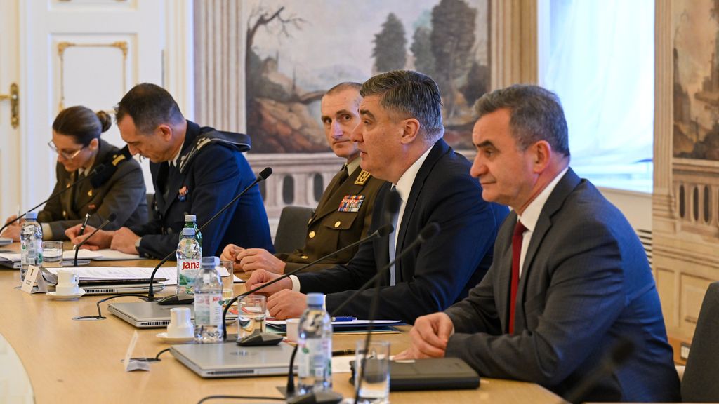 Održane sjednice Vijeća za nacionalnu sigurnost i Vijeća za obranu. - 11