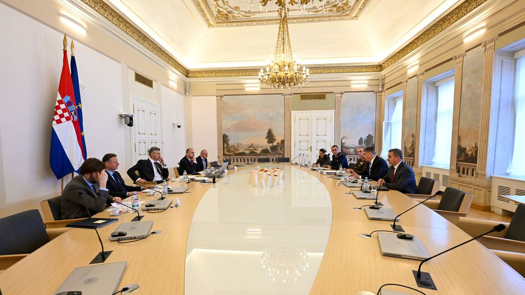 Održane sjednice Vijeća za nacionalnu sigurnost i Vijeća za obranu. - 11