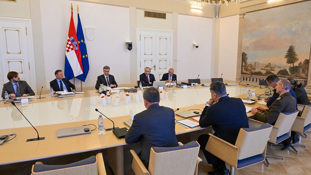 Održane sjednice Vijeća za nacionalnu sigurnost i Vijeća za obranu. - 11